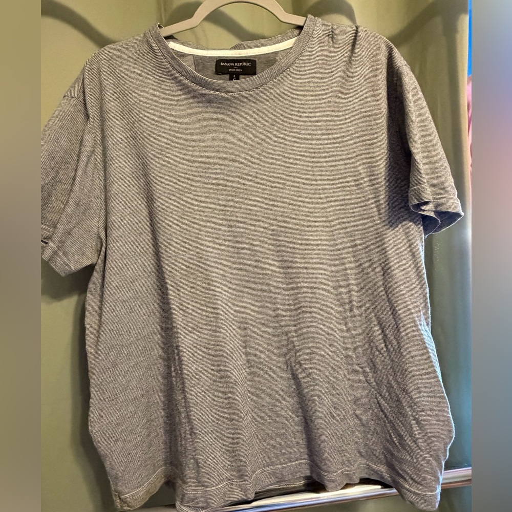 Banana Republic Light Heather Gray Short Sleeve Tee